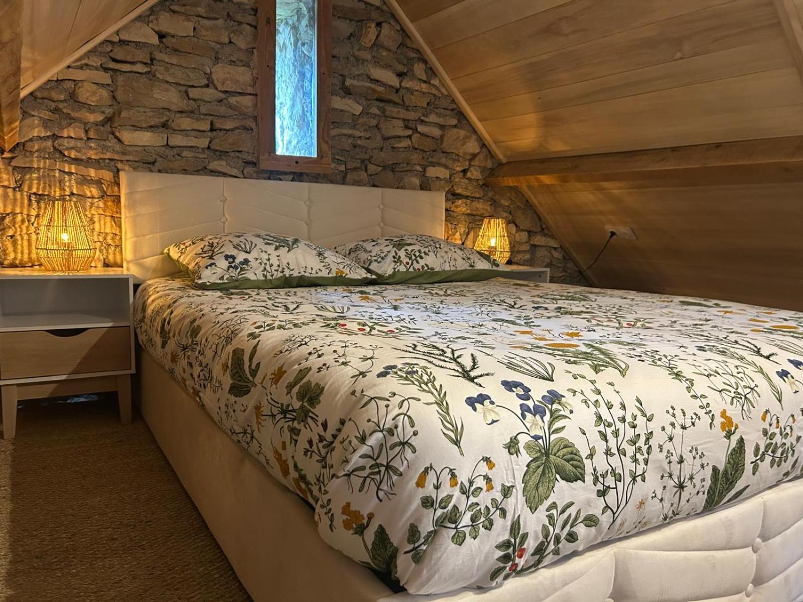 Holiday home Sur Le Causse De St Chels, Charme Sport Et Detente *